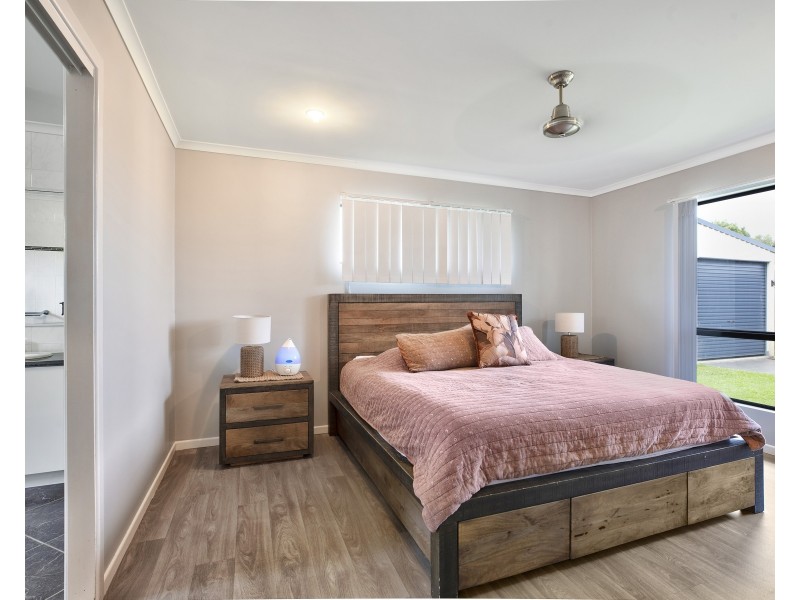 13 Victor Avenue, Glenella QLD 4740