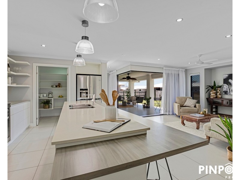 8 Oysterlee Street, Beaconsfield QLD 4740