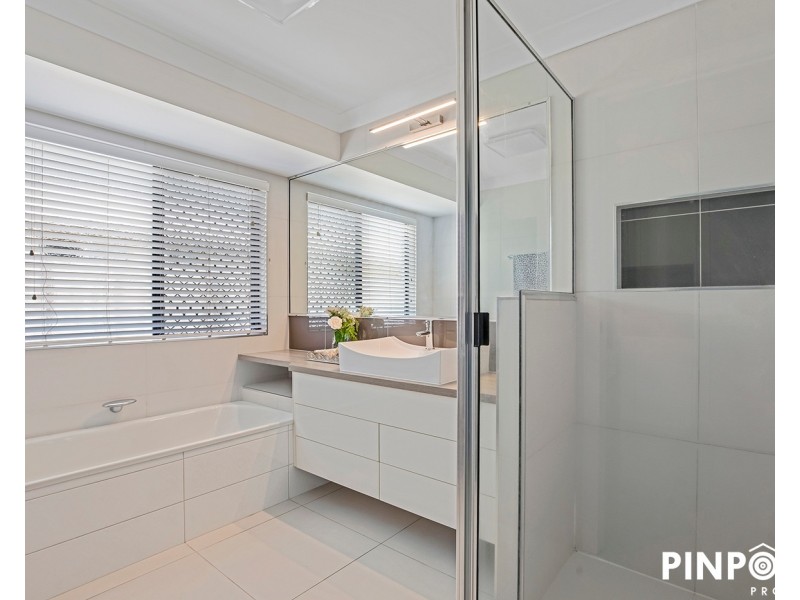 8 Oysterlee Street, Beaconsfield QLD 4740