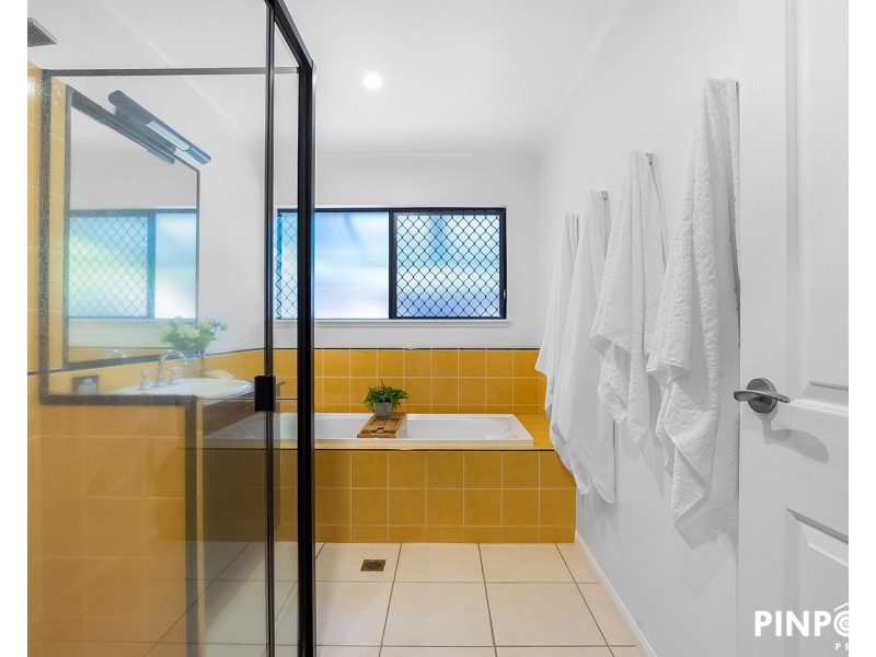 6 Essex Court, Richmond QLD 4740