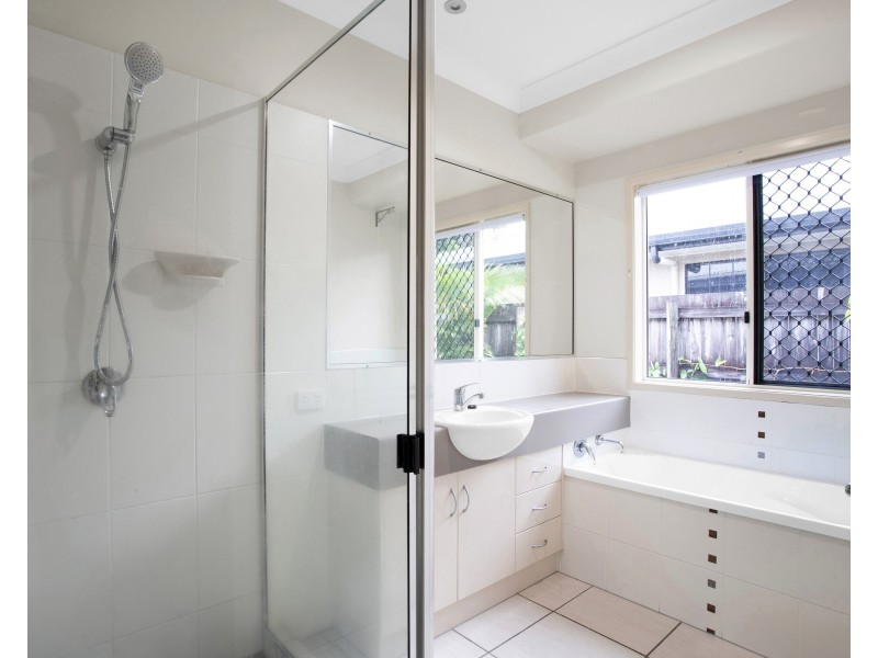 7 Gillies Court, Rural View QLD 4740