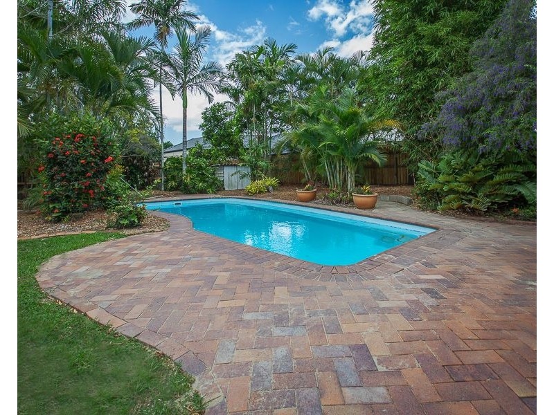 7 Sunset Beach Court, Shoal Point QLD 4750