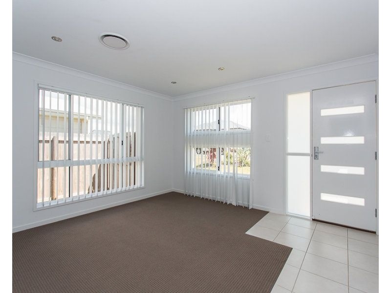32 Phoenix Crescent, Rural View QLD 4740