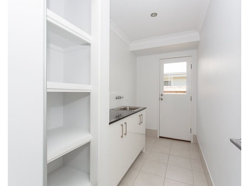 32 Phoenix Crescent, Rural View QLD 4740