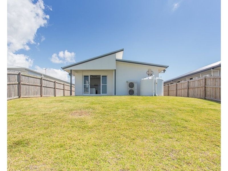 32 Phoenix Crescent, Rural View QLD 4740