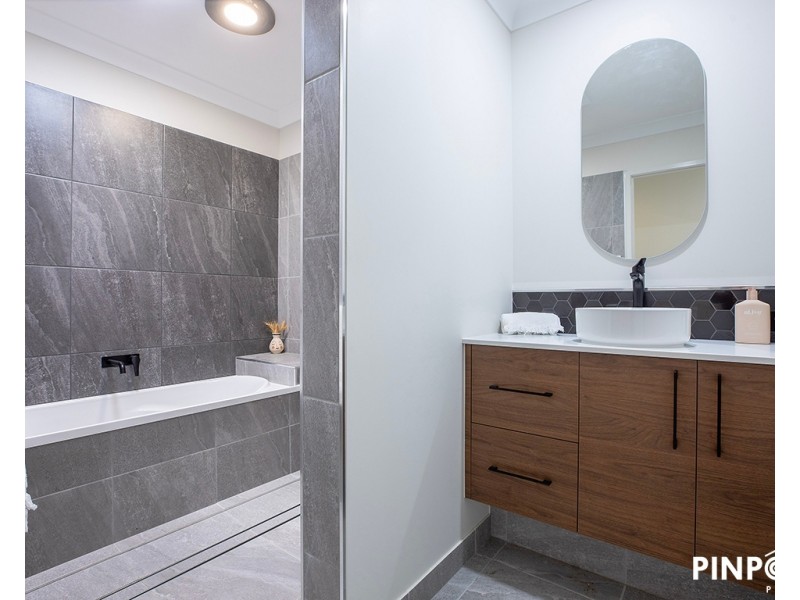 8 Eastbark Court, Richmond QLD 4740