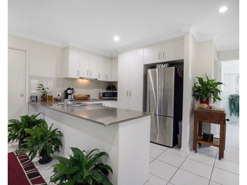 2/24 Farming Road, Ooralea QLD 4740