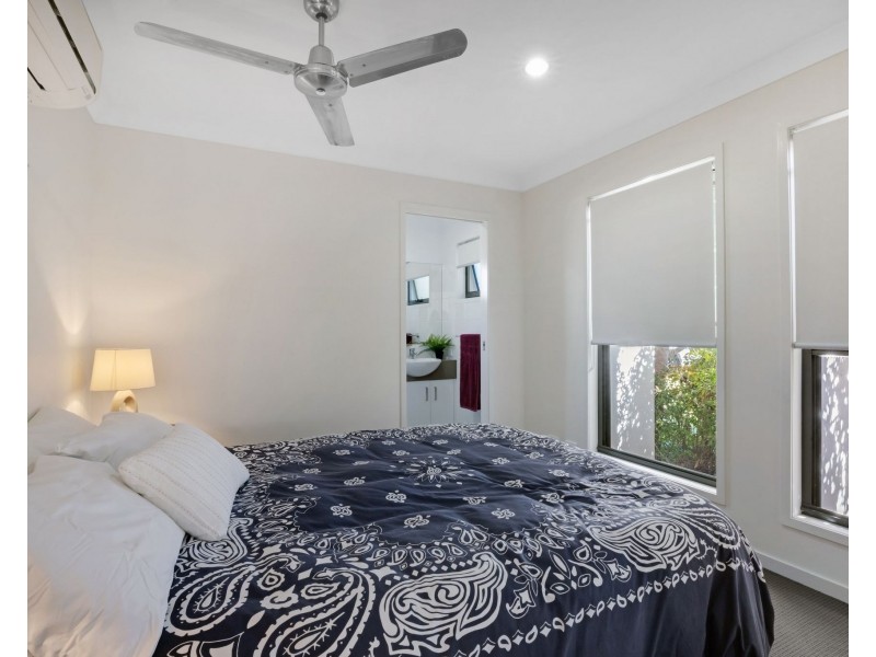 2/24 Farming Road, Ooralea QLD 4740