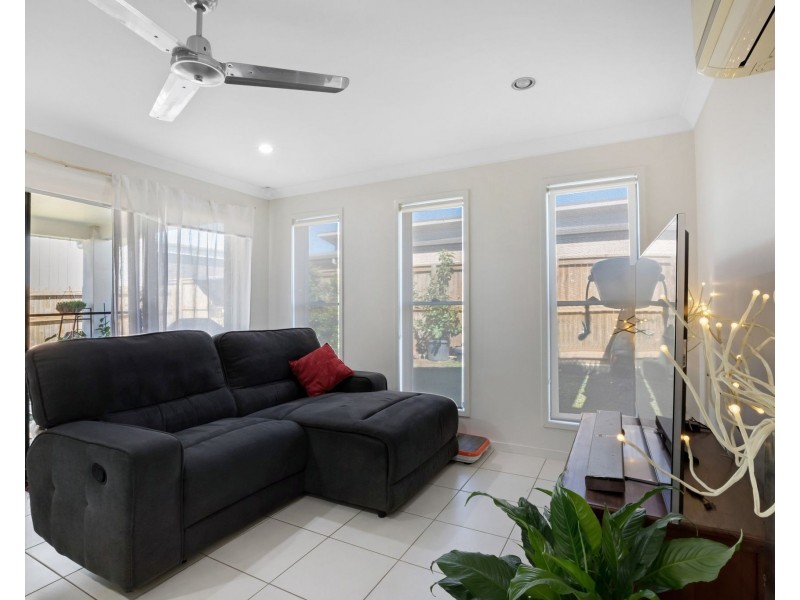 2/24 Farming Road, Ooralea QLD 4740