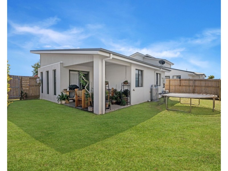 2/24 Farming Road, Ooralea QLD 4740