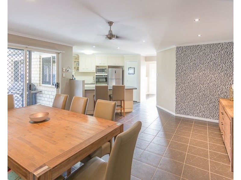 11 Gillies Court, Rural View QLD 4740