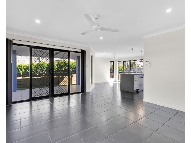 22 Dobinson Street, Bucasia QLD 4750