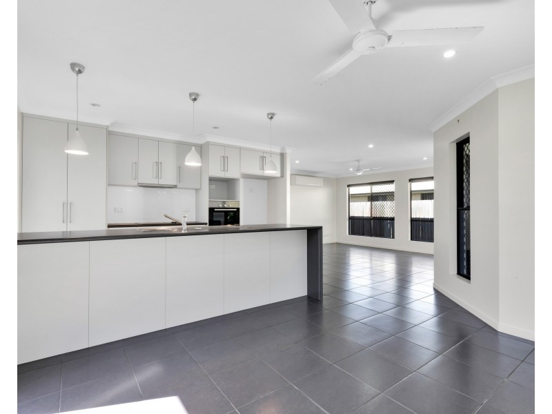 22 Dobinson Street, Bucasia QLD 4750