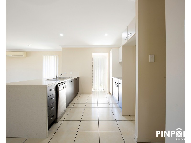 6 Halifax Place, Rural View QLD 4740