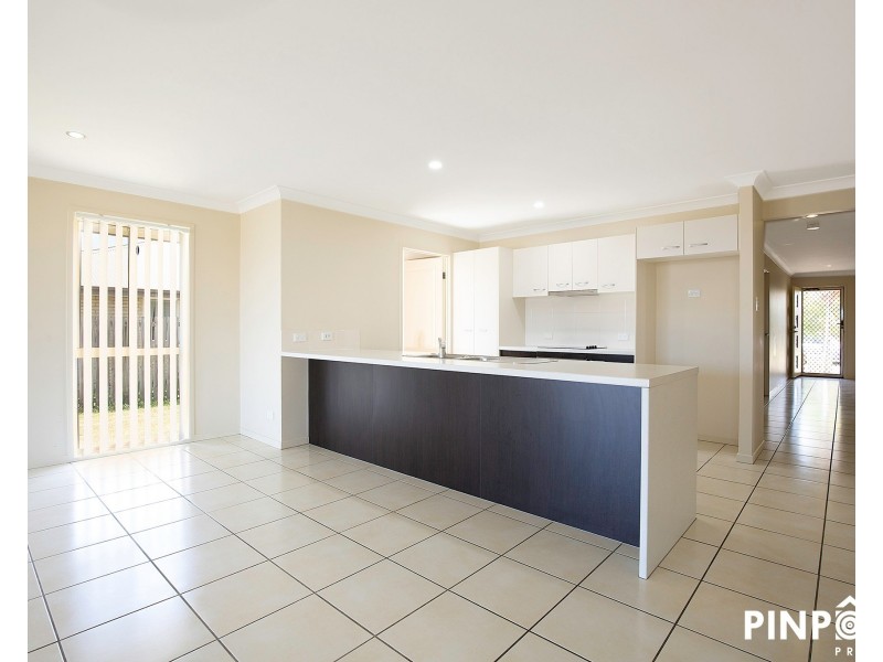 6 Halifax Place, Rural View QLD 4740