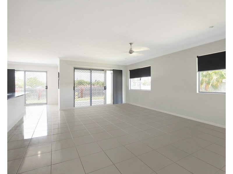 19 Phoenix Crescent, Rural View QLD 4740