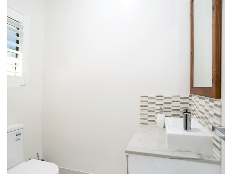 25A Slade Esplanade, Slade Point QLD 4740
