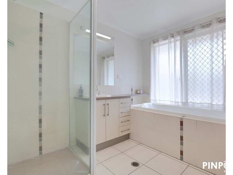 60 Bradman Drive, Glenella QLD 4740