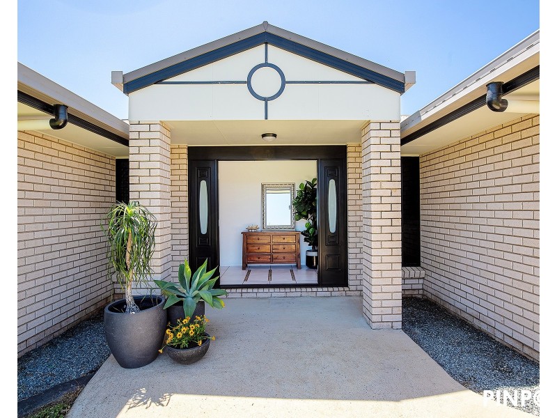 10 Crofton Close, Rural View QLD 4740