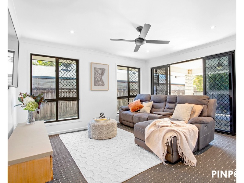 10 Crofton Close, Rural View QLD 4740