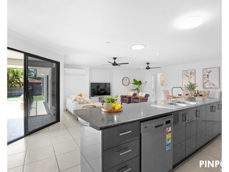 10 Crofton Close, Rural View QLD 4740