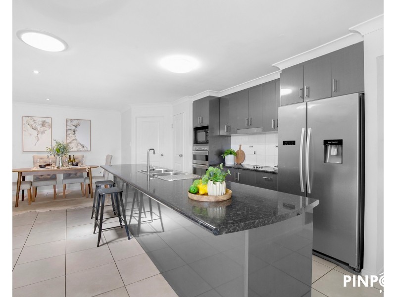 10 Crofton Close, Rural View QLD 4740