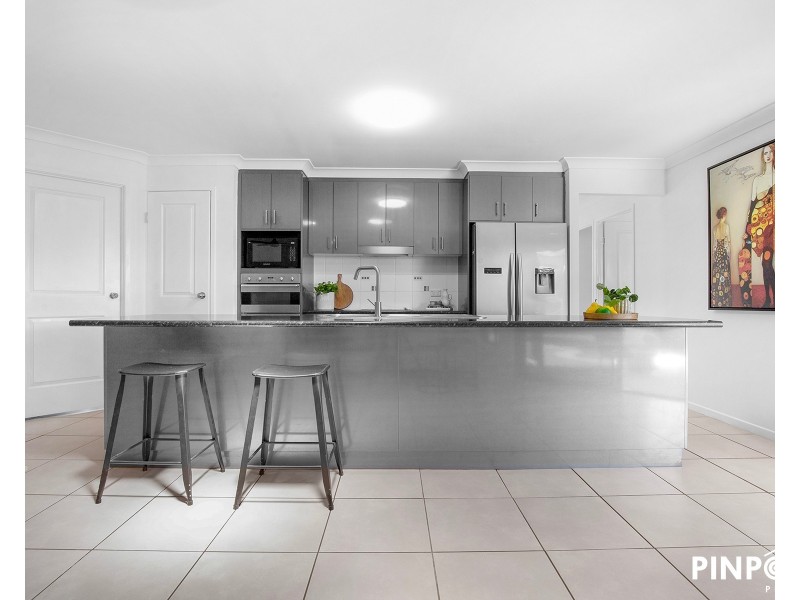 10 Crofton Close, Rural View QLD 4740