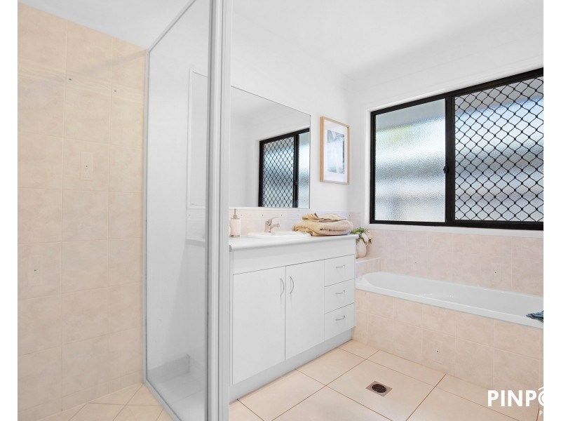10 Crofton Close, Rural View QLD 4740