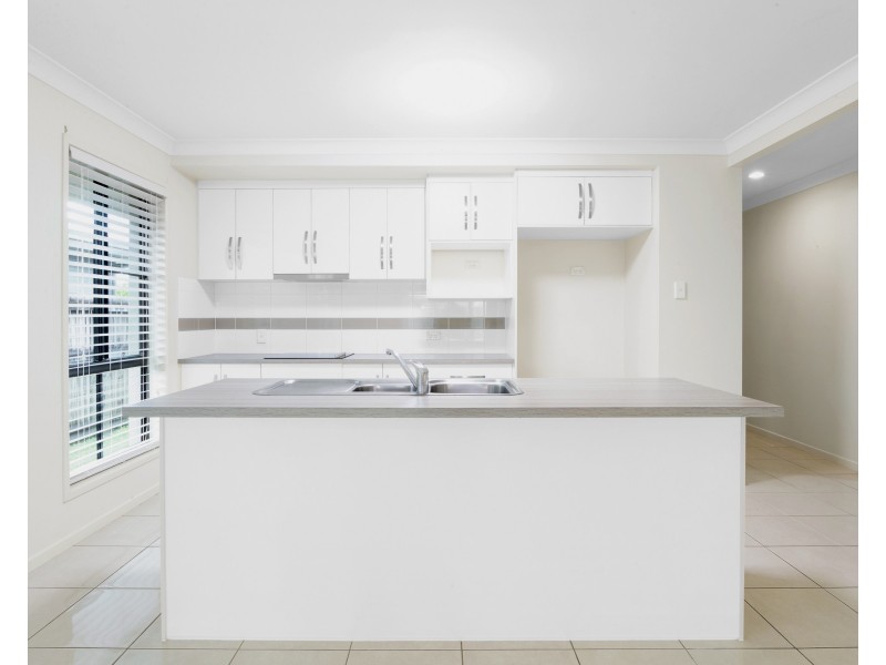 83 Canecutters Drive, Ooralea QLD 4740