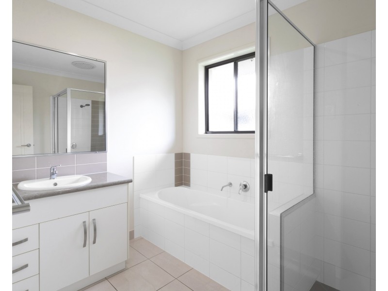 83 Canecutters Drive, Ooralea QLD 4740