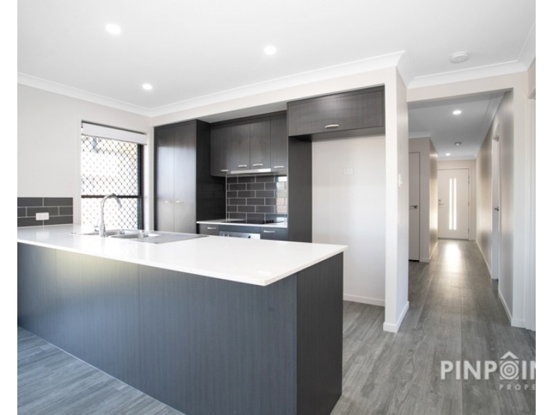 7 Eurong Court, Rural View QLD 4740