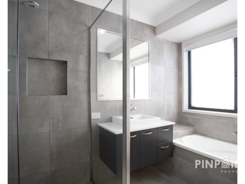 7 Eurong Court, Rural View QLD 4740