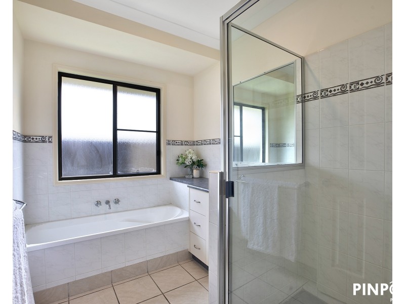 11 Cumming Court, Glenella QLD 4740