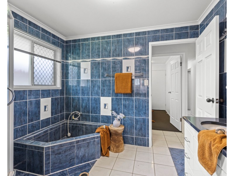 8 Dale Court, Andergrove QLD 4740