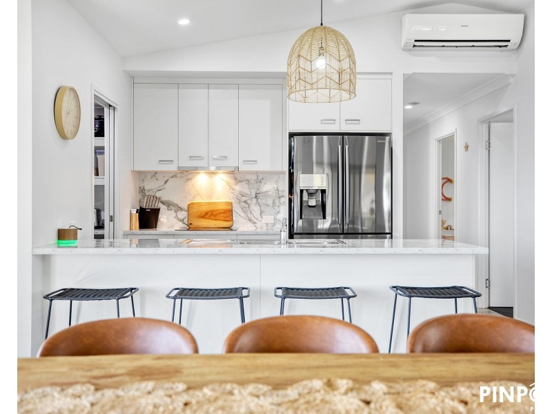 12 Azure Drive, Rural View QLD 4740