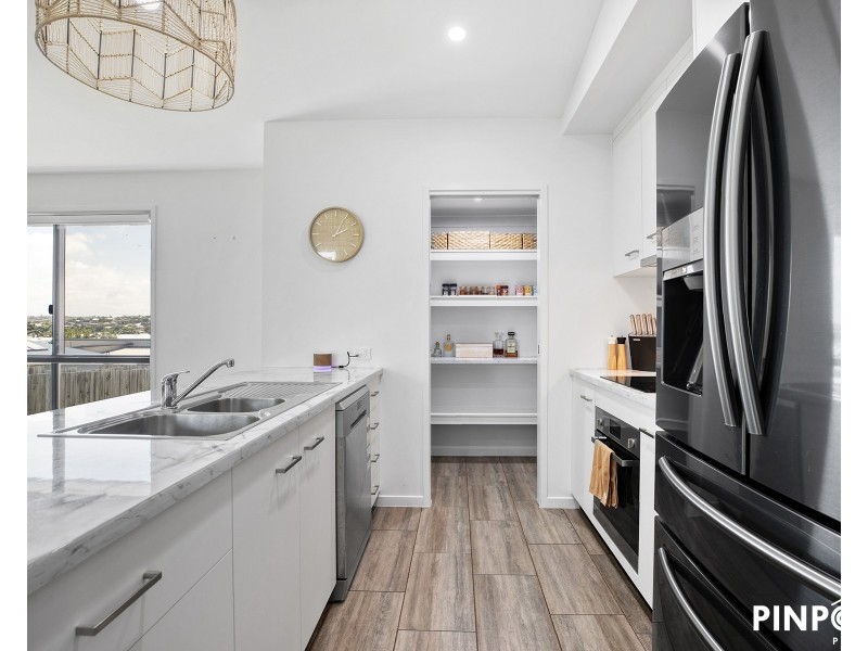 12 Azure Drive, Rural View QLD 4740