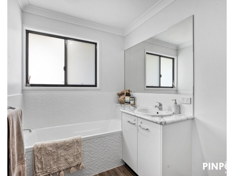 12 Azure Drive, Rural View QLD 4740