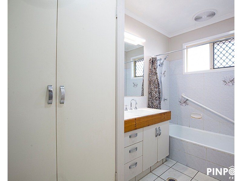 6 Shiral Drive, Beaconsfield QLD 4740