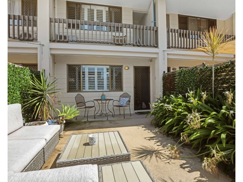 3/1 Cumberland Avenue, Slade Point QLD 4740