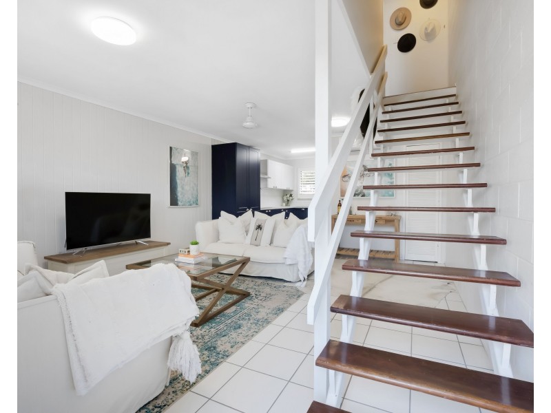 3/1 Cumberland Avenue, Slade Point QLD 4740