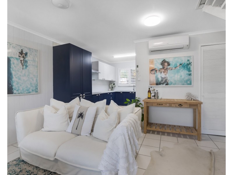 3/1 Cumberland Avenue, Slade Point QLD 4740