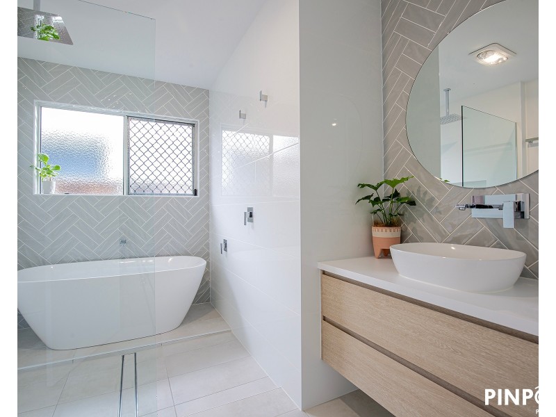 24 Jennifer Court, Bucasia QLD 4750