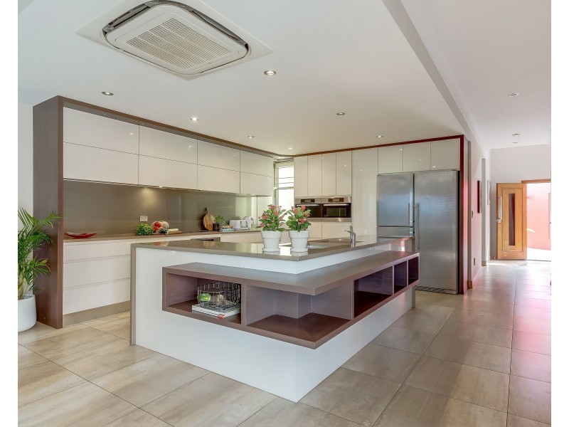 24 Reef Parade, East Mackay QLD 4740