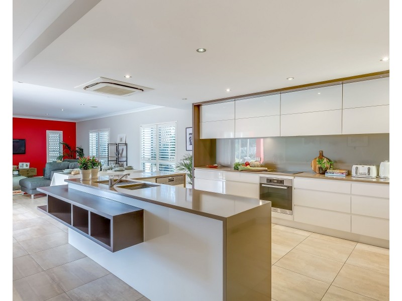 24 Reef Parade, East Mackay QLD 4740