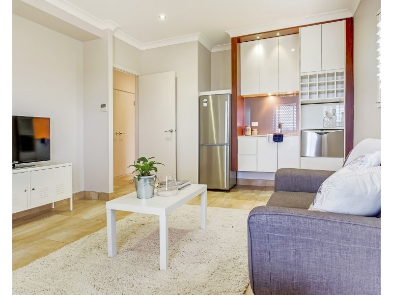 24 Reef Parade, East Mackay QLD 4740