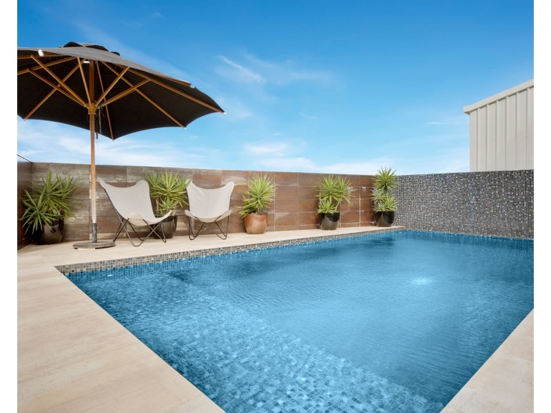 24 Reef Parade, East Mackay QLD 4740