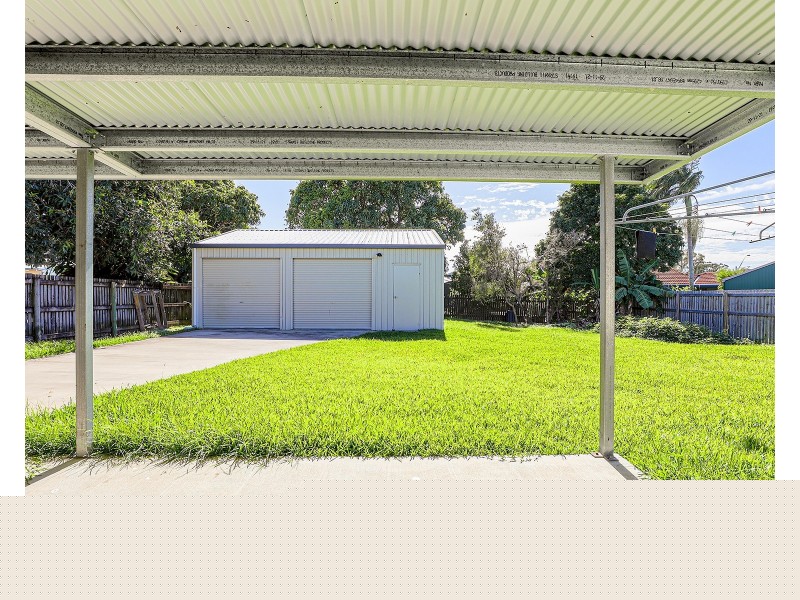 4 Roberts Avenue, North Mackay QLD 4740