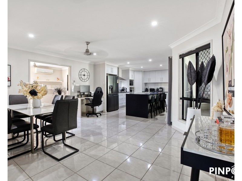 4 Crofton Close, Rural View QLD 4740