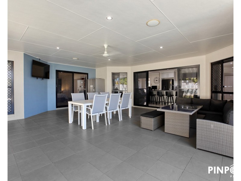 4 Crofton Close, Rural View QLD 4740