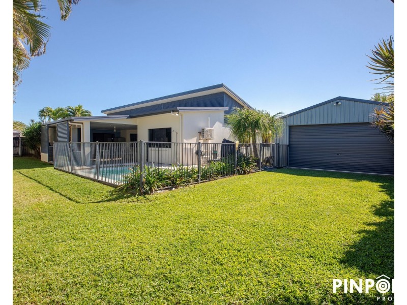 4 Crofton Close, Rural View QLD 4740